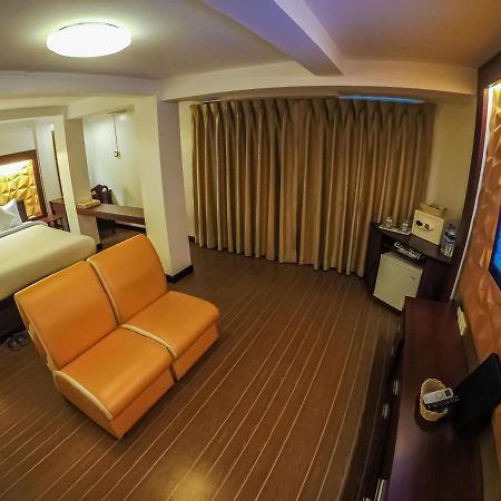 Clover Hotel Янгон Екстер'єр фото