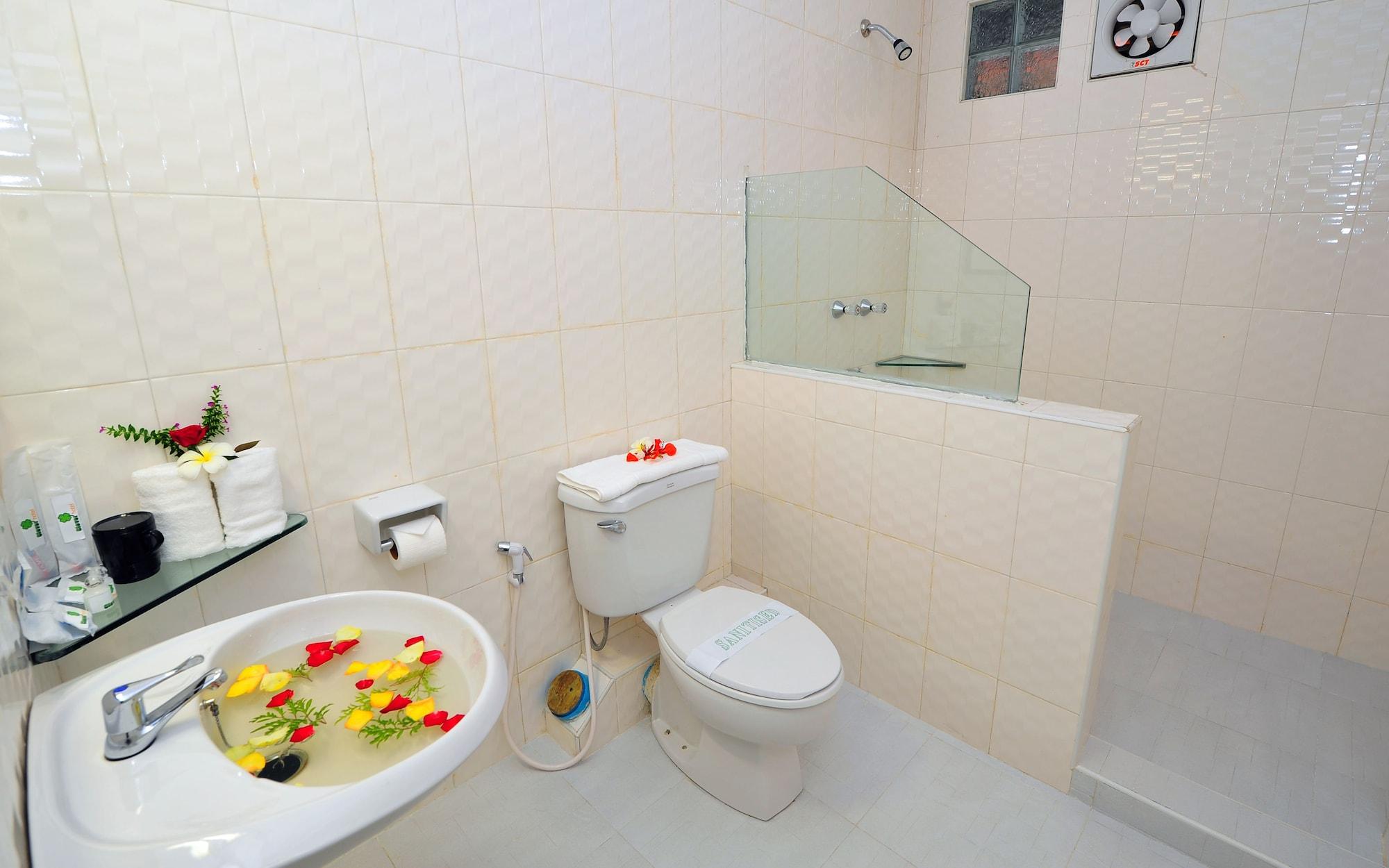 Clover Hotel Янгон Екстер'єр фото