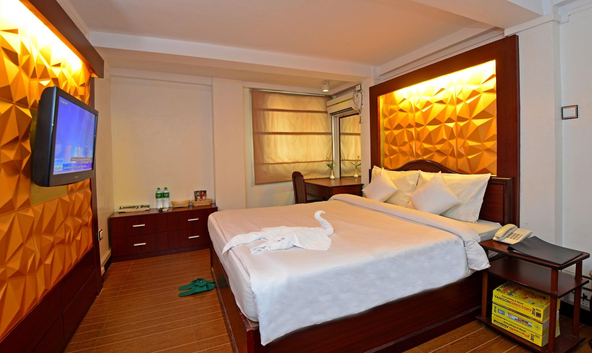 Clover Hotel Янгон Екстер'єр фото