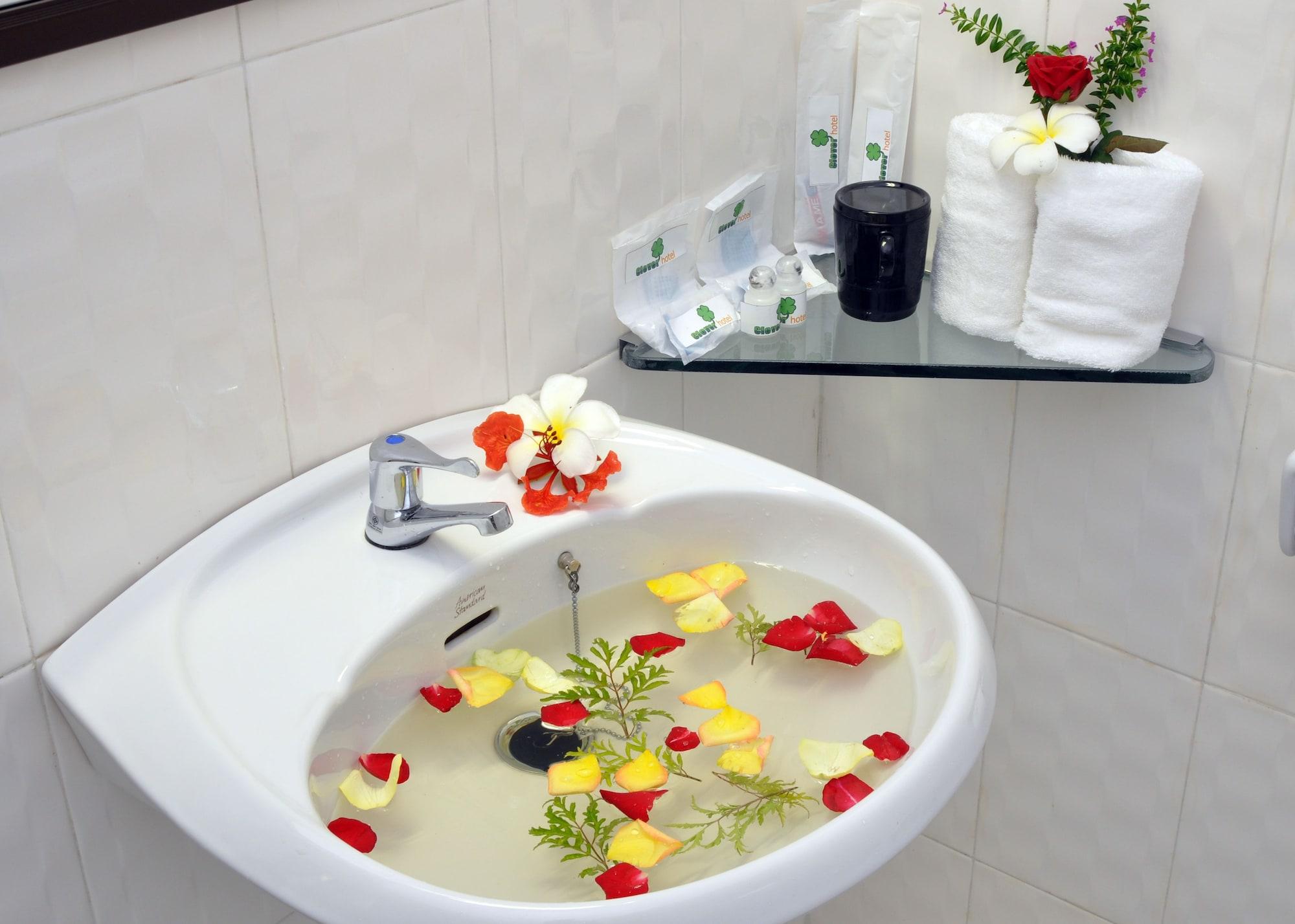 Clover Hotel Янгон Екстер'єр фото