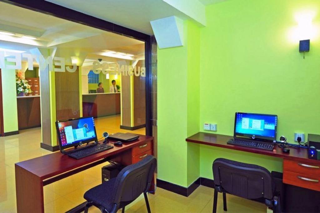 Clover Hotel Янгон Екстер'єр фото
