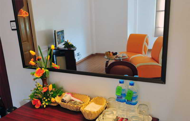 Clover Hotel Янгон Екстер'єр фото