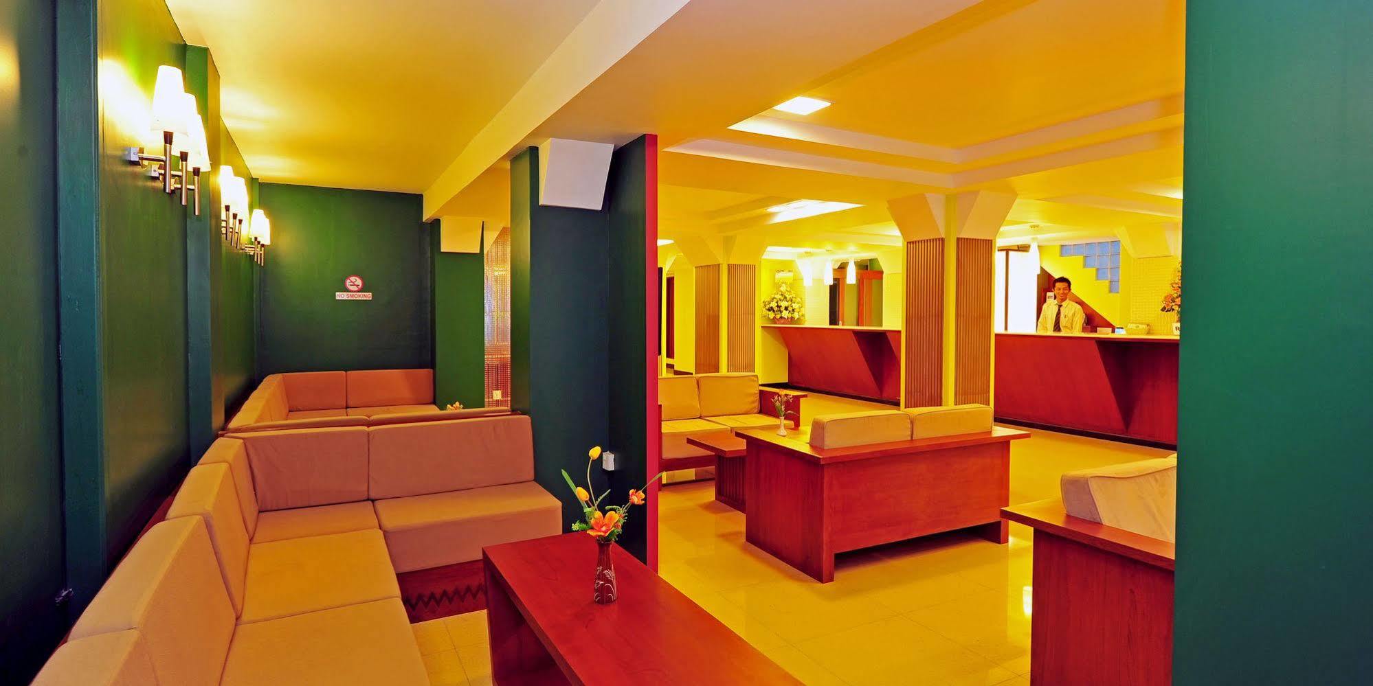 Clover Hotel Янгон Екстер'єр фото