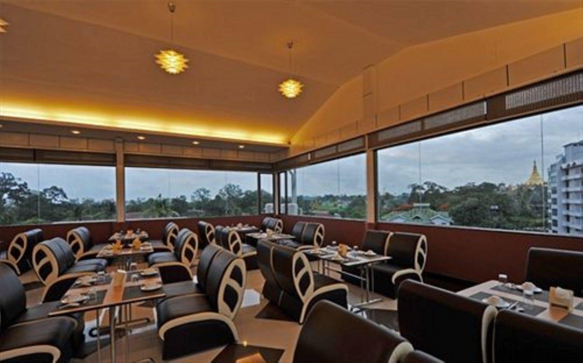Clover Hotel Янгон Екстер'єр фото