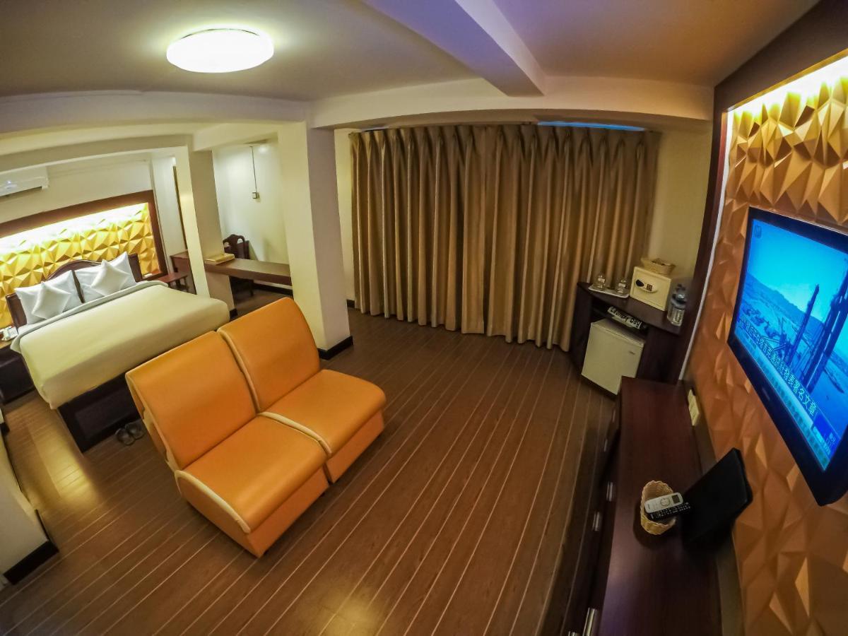 Clover Hotel Янгон Екстер'єр фото