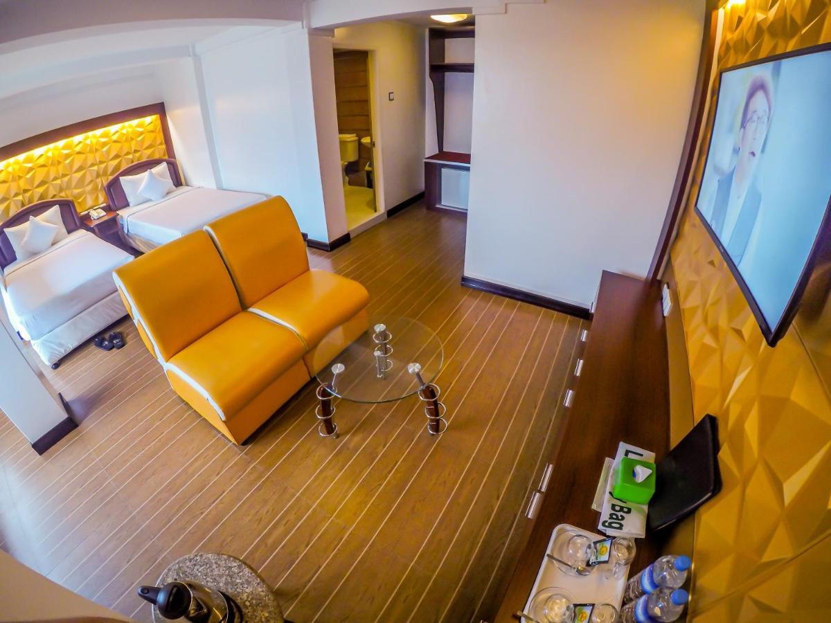 Clover Hotel Янгон Екстер'єр фото